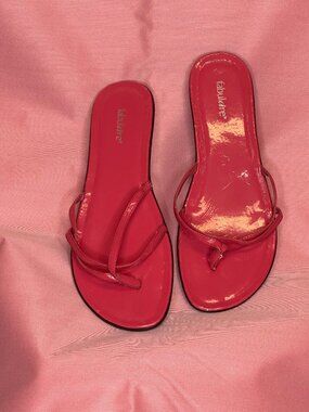 NEW HOT PINK SANDALS   SIZE 8